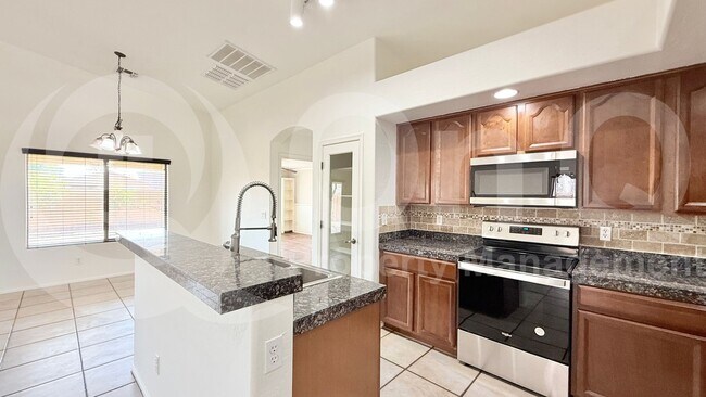 Building Photo - 20784 N Jones Ct