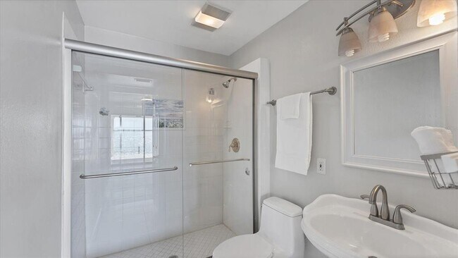 Building Photo - 120 Sands Pt Dr