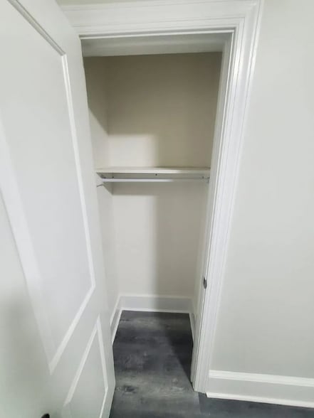 Building Photo - 5001 Oxford Ave