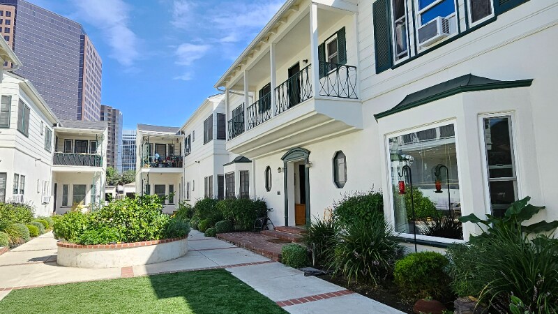 Building Photo - 224 S Tower Dr