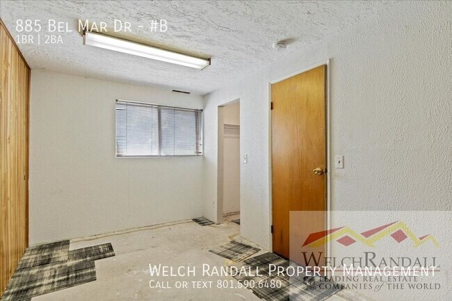 Building Photo - 885 Bel Mar Dr