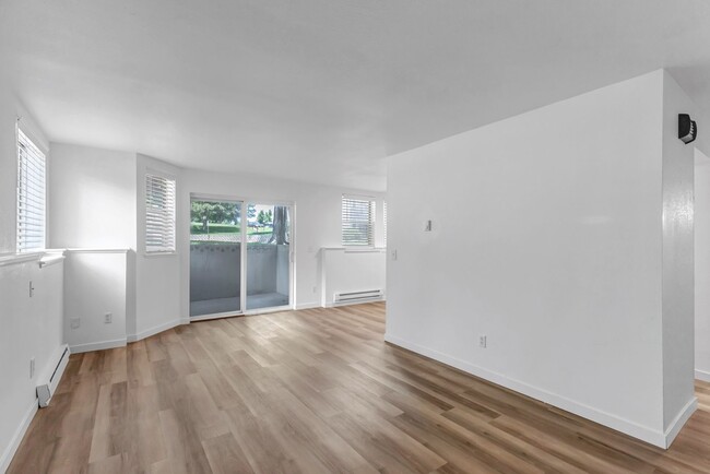 Building Photo - Remodeled 1 bed 1 bath condo for rent at V...
