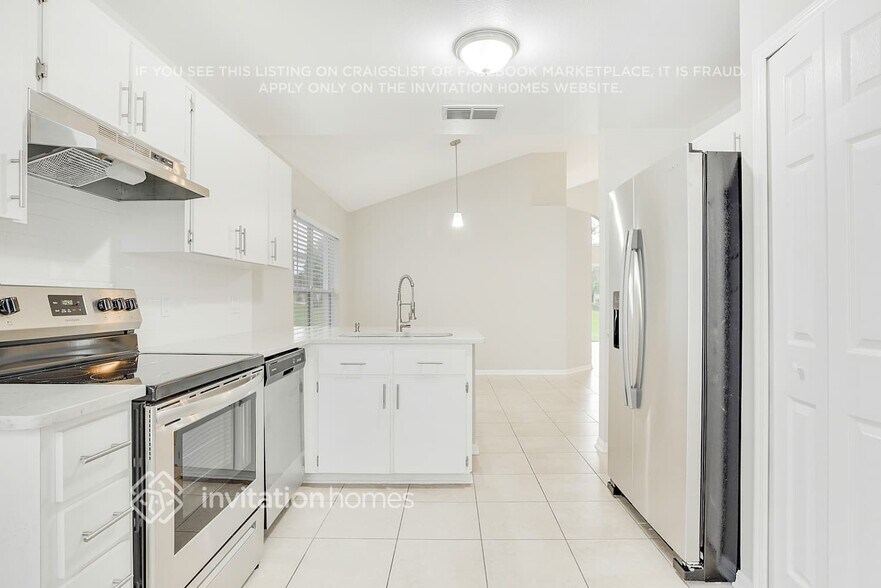 Building Photo - 1313 Sierra Cir