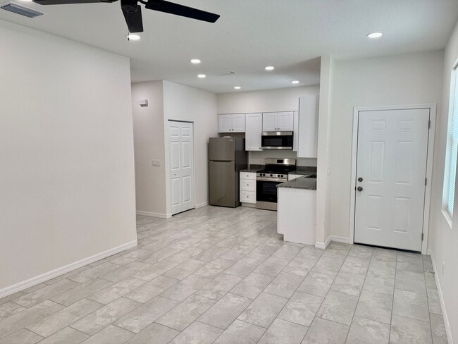 Building Photo - Brand New Home located in the heart of Tampa!