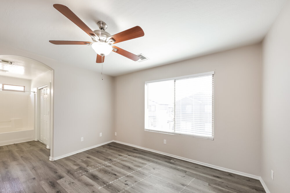 Building Photo - 11427 W Yuma St