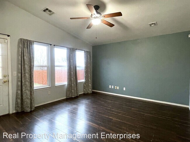 Building Photo - 3 br, 2 bath House - 15601 Acacia Rd