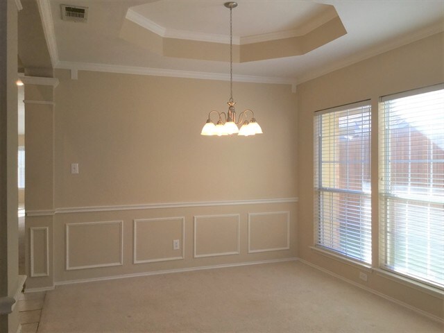 Building Photo - 1160 Valley Oaks Dr