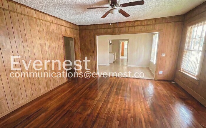 Building Photo - 504 Francis Pl SW