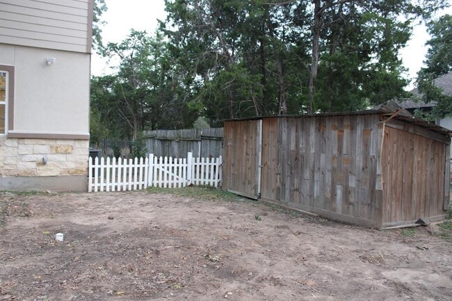 Building Photo - 975 State Hwy 95