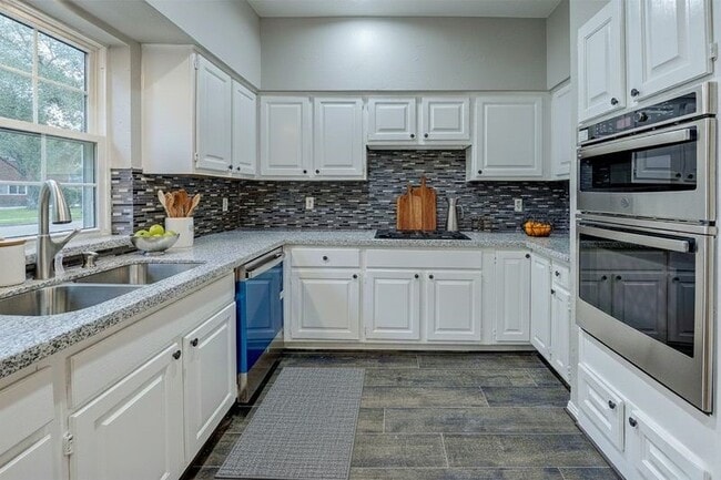 Building Photo - 3422 Mesquite Dr