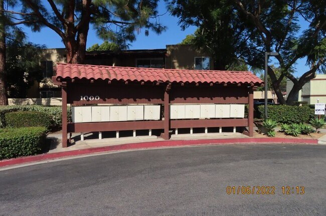 Building Photo - 1000 MacArthuur Blvd