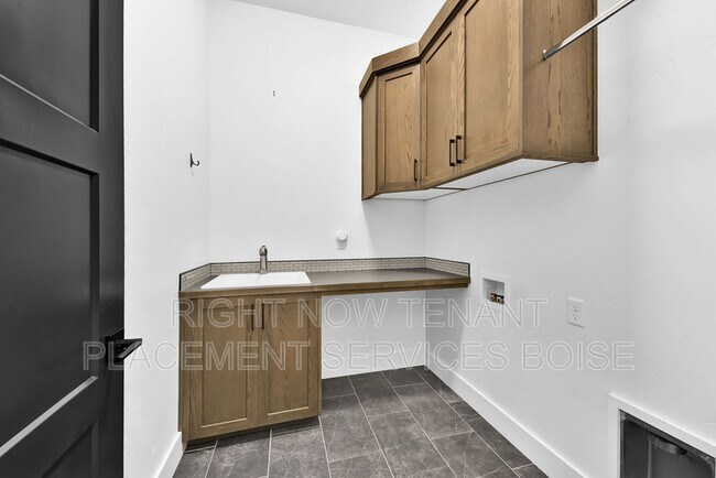 Building Photo - 6705 N Elmstone Way