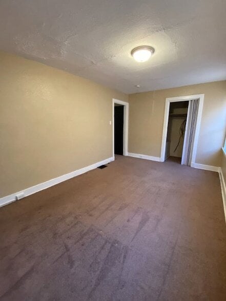 Building Photo - 653 Seagirt St