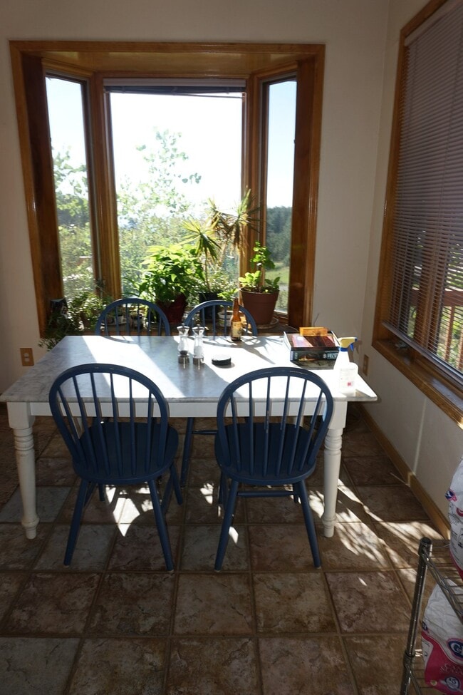 Building Photo - Lovely Home on Lookout Mountain!!