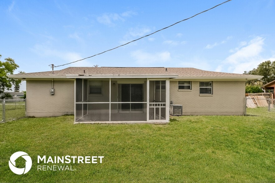 Building Photo - 316 59th Ave Terrace W