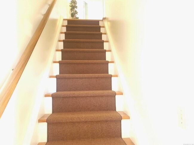 Building Photo - 39 Nash Pl