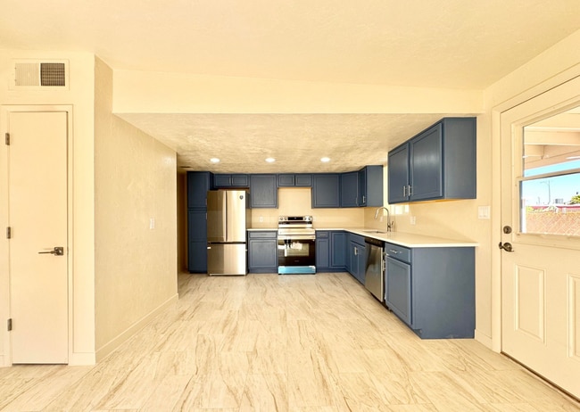 Building Photo - 4BR/2BA/2CP, 1698 sq.ft. rental in Sierra Vista, AZ