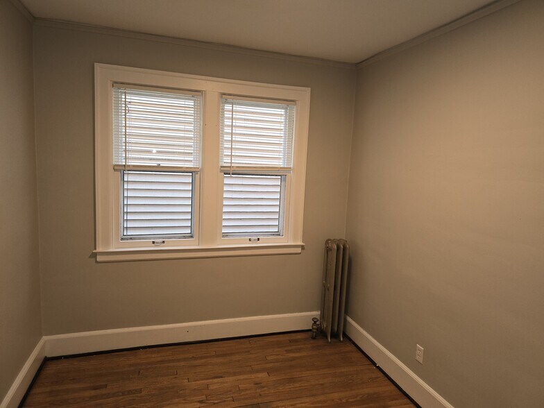 Building Photo - 848 Beaconsfield Ave