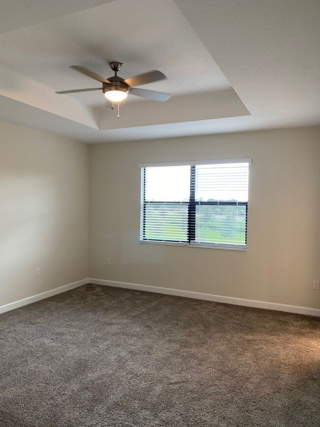 Building Photo - 3 BED 2.5 BATH TOWNHOME IN THE VISTAS AT C...