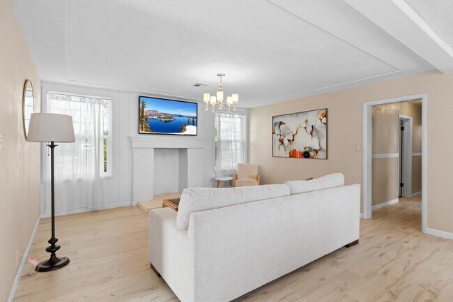 Building Photo - 1922 Scenic Ave