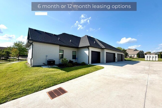 Building Photo - 6321 Murano Way