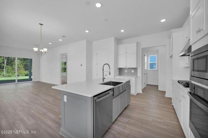 Building Photo - 183 Dawes Ave