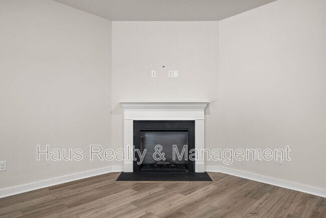 Building Photo - 1145 Ross Farms Blvd