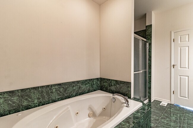 Building Photo - 20560 N Westpark Pl