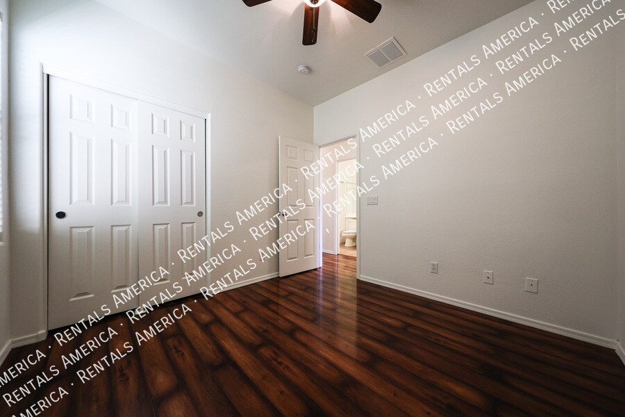 Building Photo - 2010 S Falcon Dr