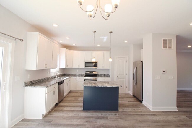 Building Photo - Stylish and Spacious Townhome Near Sentara – 4 Beds | 3.5 Baths | 2,300 Sq. Ft.