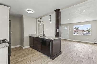 Building Photo - 3 bedrooms 1 bathroom with all tile flooring