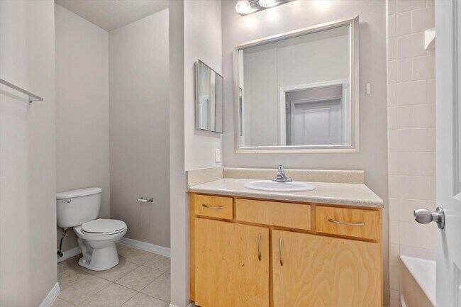 Building Photo - Gated Bartram Park Condo