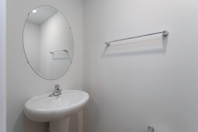 Building Photo - 128 JULIE Ln