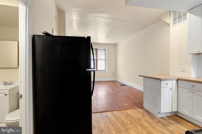 Building Photo - 5147 Hazel Ave