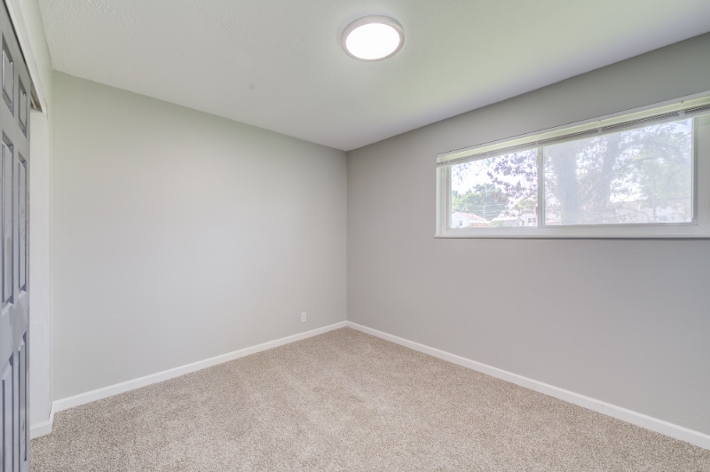 Building Photo - 10760 Tropic Dr