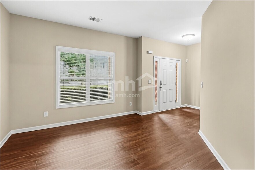 Building Photo - 492 Winter Haven Ln