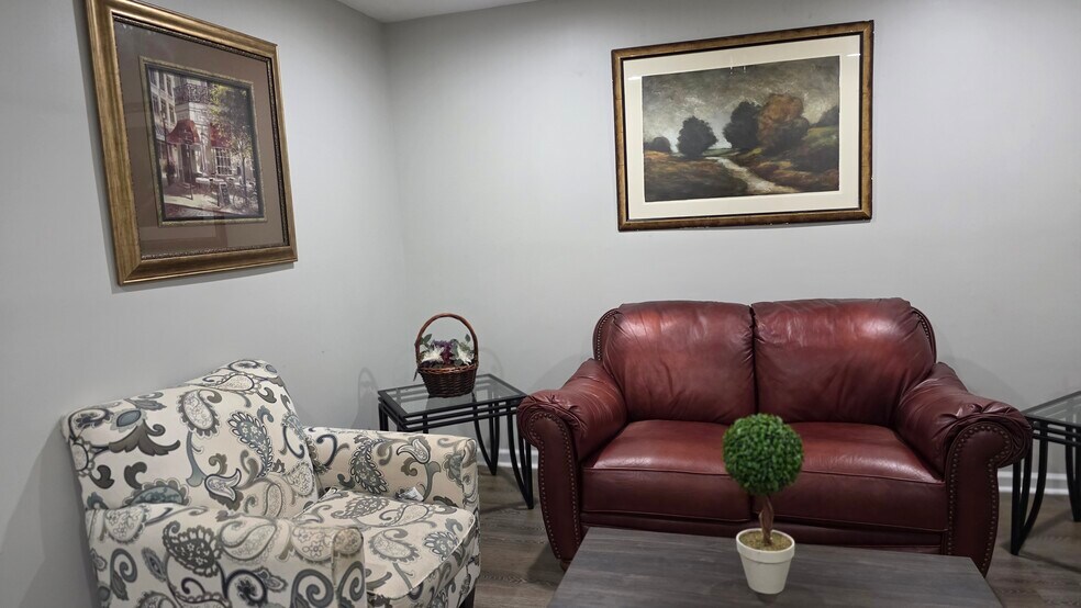 Building Photo - 1417 22nd Ave N