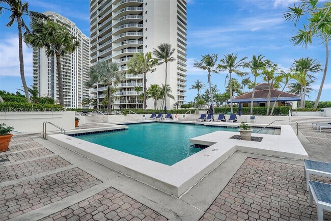 Building Photo - 4000 Island Blvd