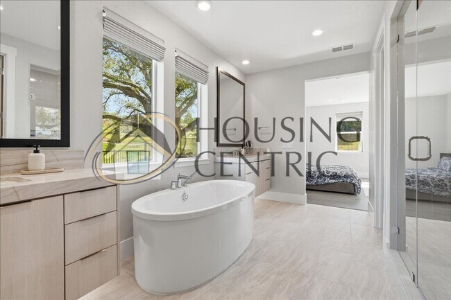 Building Photo - Unparalleled Executive Luxury Rental Home in Gated Community