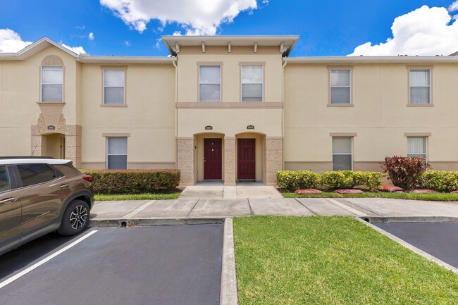 Building Photo - 2855 Club Cortile Cir