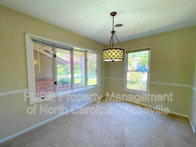 Building Photo - 11 Elderberry Ln