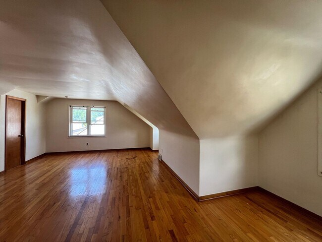 Building Photo - 1780 E 230th St