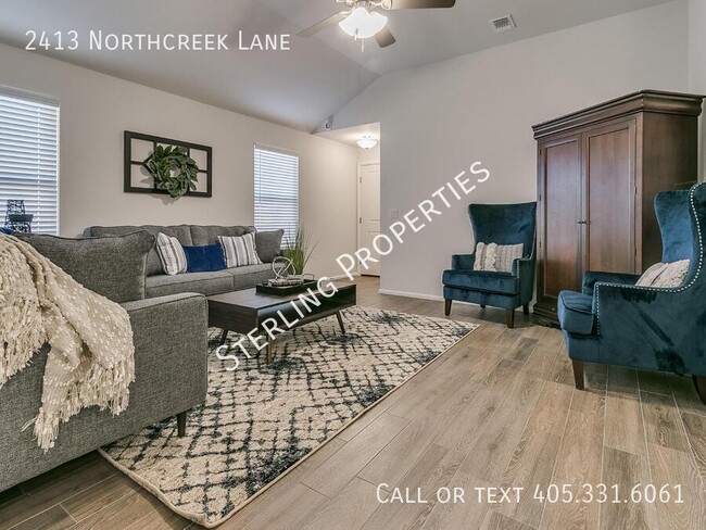 Building Photo - 2413 Northcreek Ln