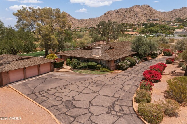 Building Photo - 5136 E Roadrunner Rd