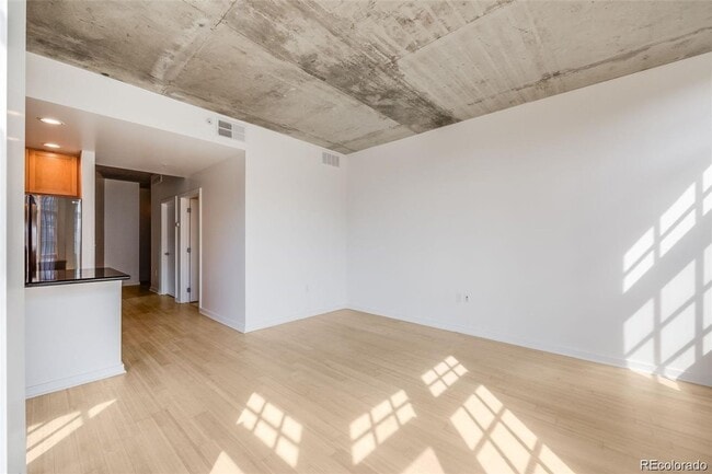 Building Photo - 275 S Harrison St