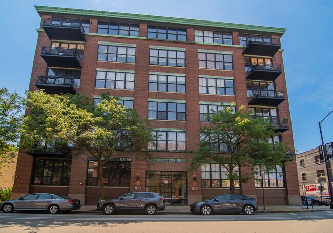 Primary Photo - 817 W Washington Blvd