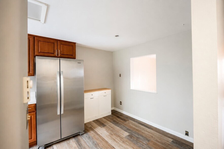 Building Photo - 4827 S 56th St