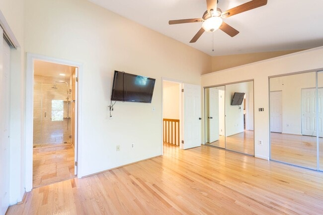 Building Photo - 1553 Templeton Pl