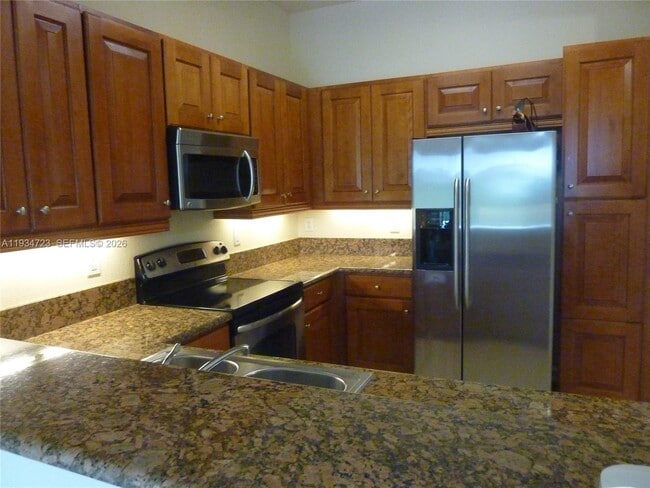 Building Photo - 3500 Oaks Clubhouse Dr