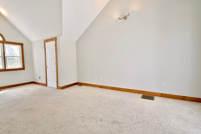 Building Photo - 39A Bellis Cir